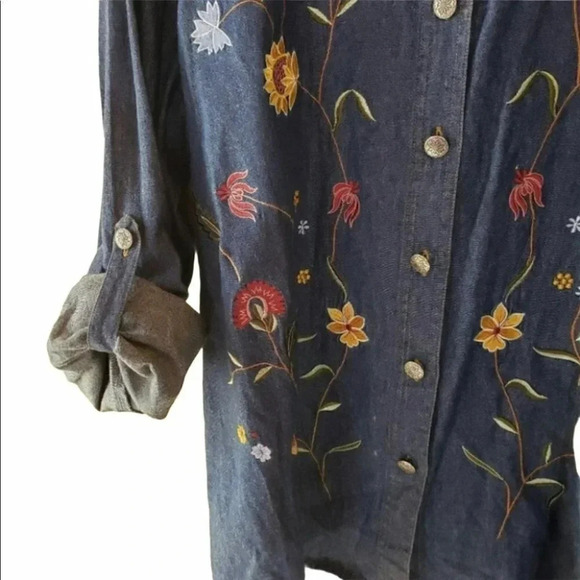 Sunflower embroidered Denim button down shirt - Picture 4 of 5